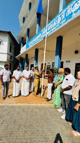 പ്രമാണം:27037SPC Caping2.jpeg