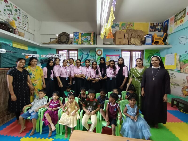 പ്രമാണം:29040-LK Anganvadi Visit2025-1.jpg