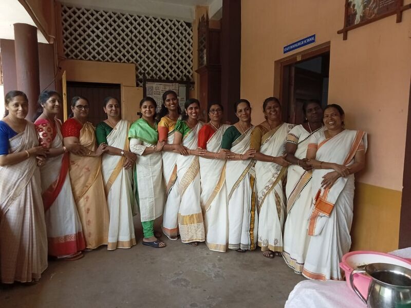 പ്രമാണം:33056 onam2022 3.jpeg