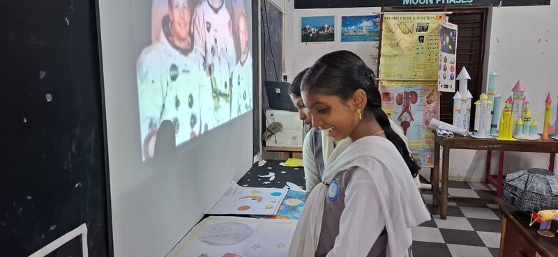 പ്രമാണം:43240 chandra25-4.jpg