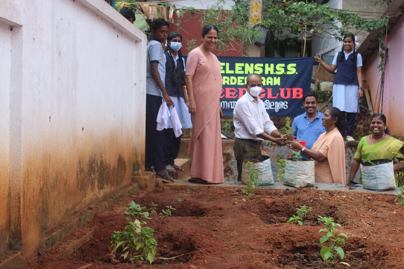 പ്രമാണം:44014 2022 T01.jpg