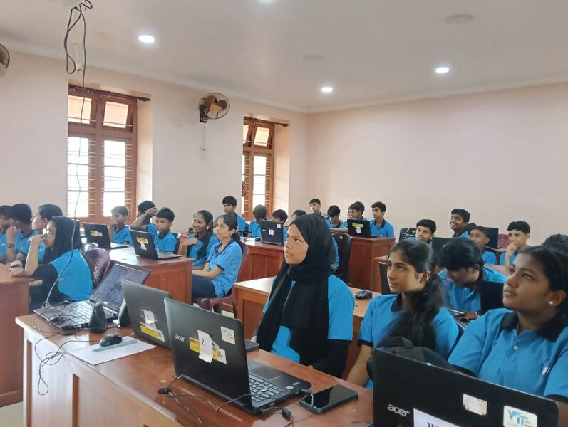 പ്രമാണം:BS25 KNR 13025 4.jpg