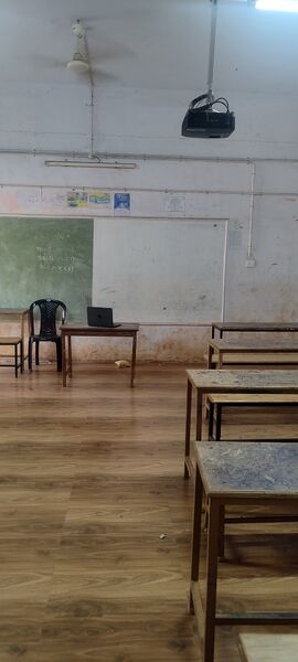 പ്രമാണം:11070 Hitech class.jpg