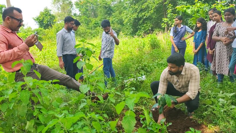 പ്രമാണം:12028 kgd paristhidi 1.jpg