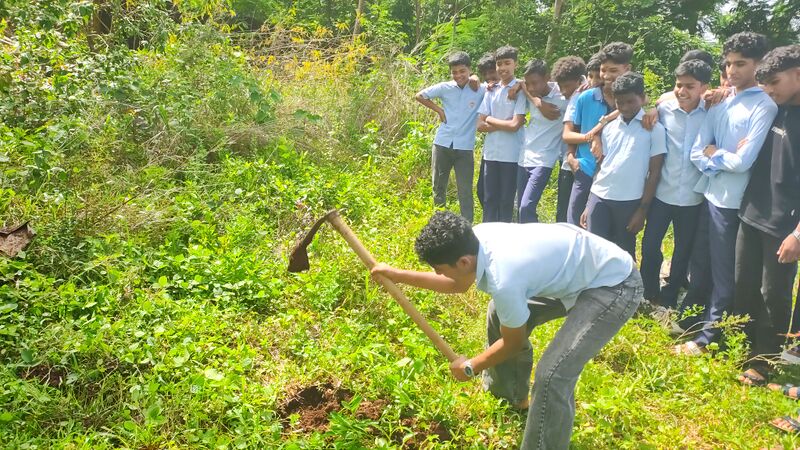 പ്രമാണം:12028 kgd paristhidi 2.jpg