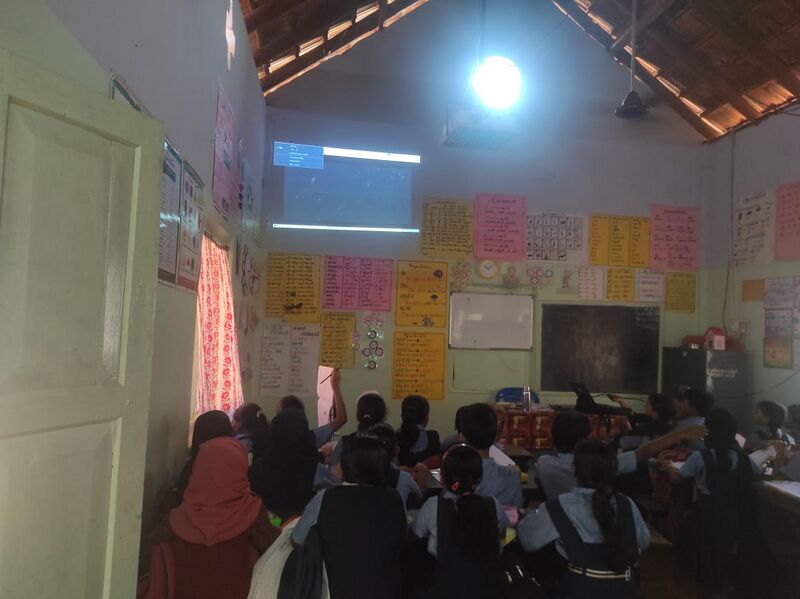 പ്രമാണം:14767 hightech hall presentation 2.jpg