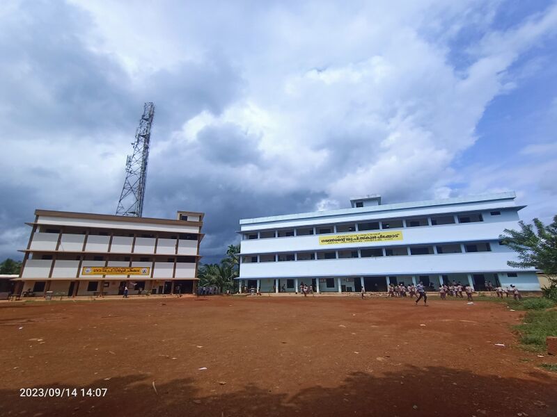 പ്രമാണം:18232-schoolphoto.jpg