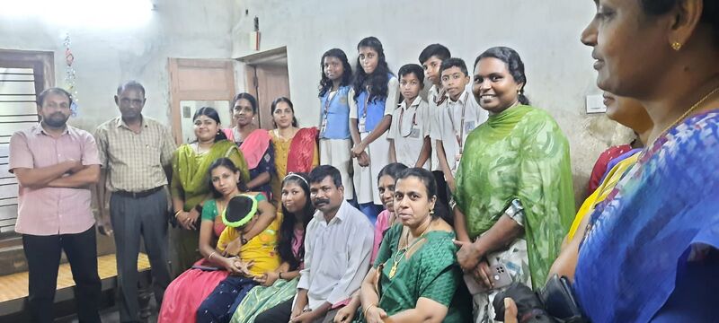 പ്രമാണം:44018 vb 6.jpeg