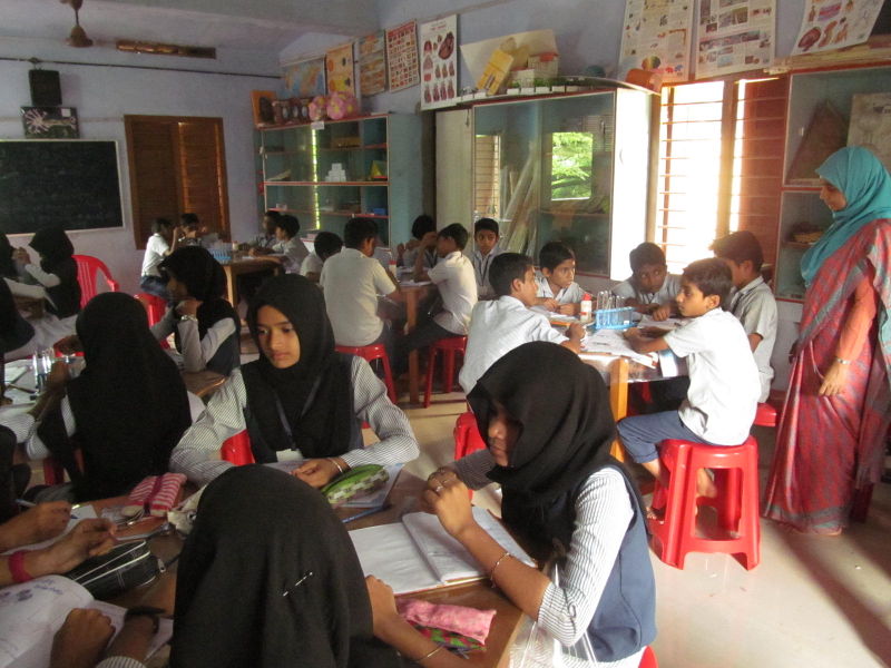 പ്രമാണം:48253-s lab.jpg