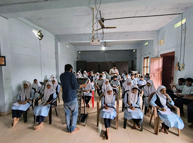 പ്രമാണം:Photo1 48086 02.jpg