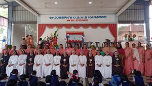 SJ23 EKM 25045 8.jpg