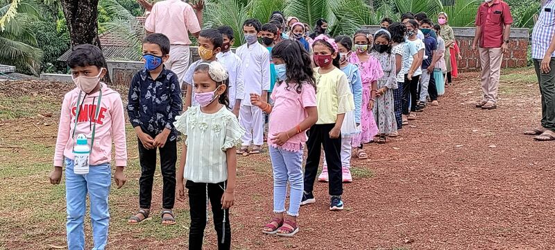 പ്രമാണം:11338 New-Students.jpg