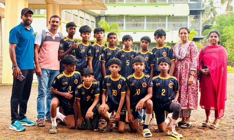 പ്രമാണം:12039 kabaditeam.jpg