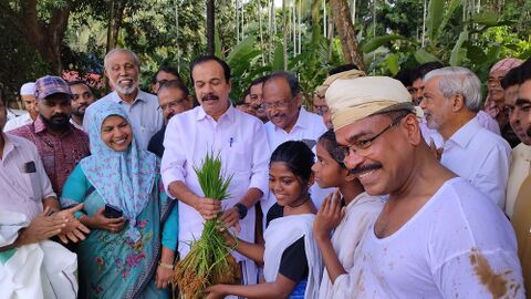 ഐ യു ഹൈസ്കൂളിലെ കാർഷിക ക്ലബ്ബ്.