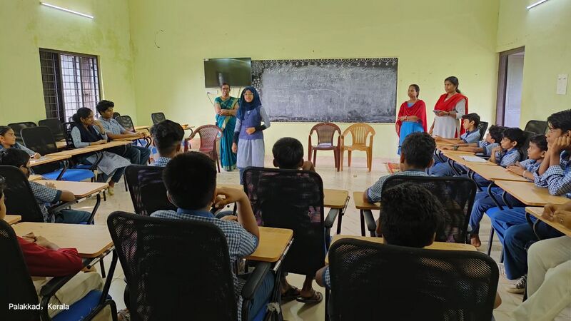 പ്രമാണം:21135 hitech classroom.jpeg