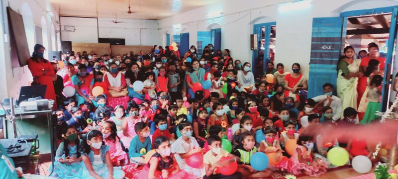 പ്രമാണം:22262 pravesanolsavam 2.jpg