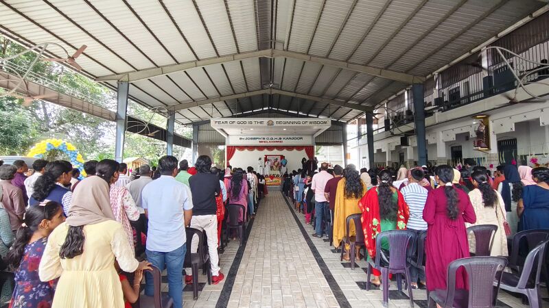 പ്രമാണം:25045-opening day6.jpg