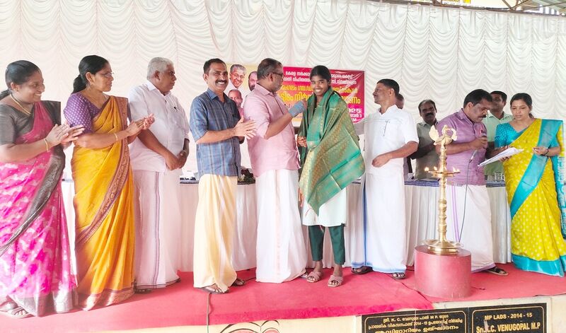 പ്രമാണം:34013Building Ina & Adharav25c.jpg