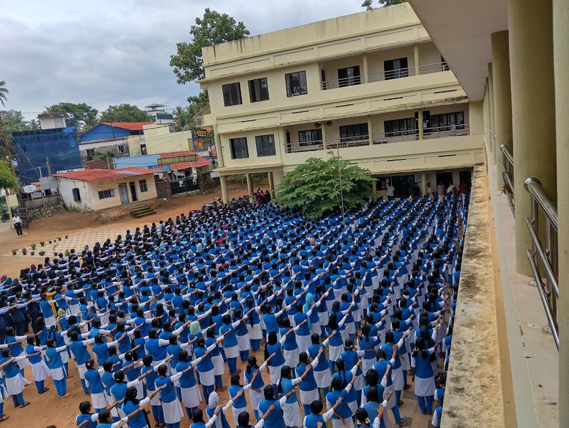 പ്രമാണം:42008 school pledge.jpg