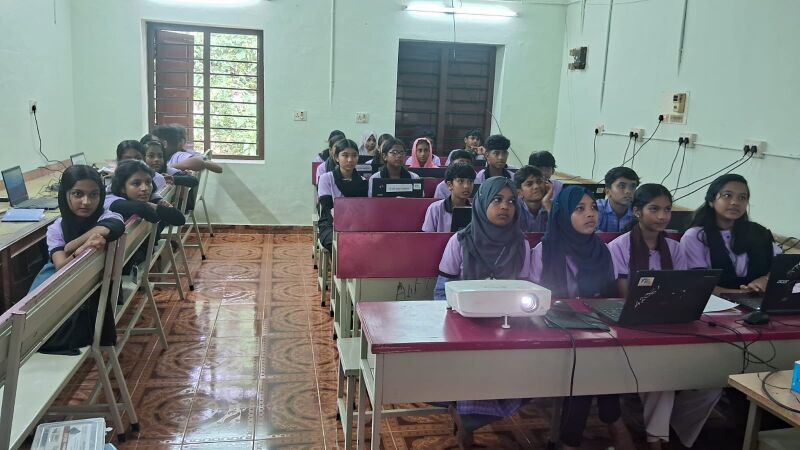 പ്രമാണം:42061 600.jpeg