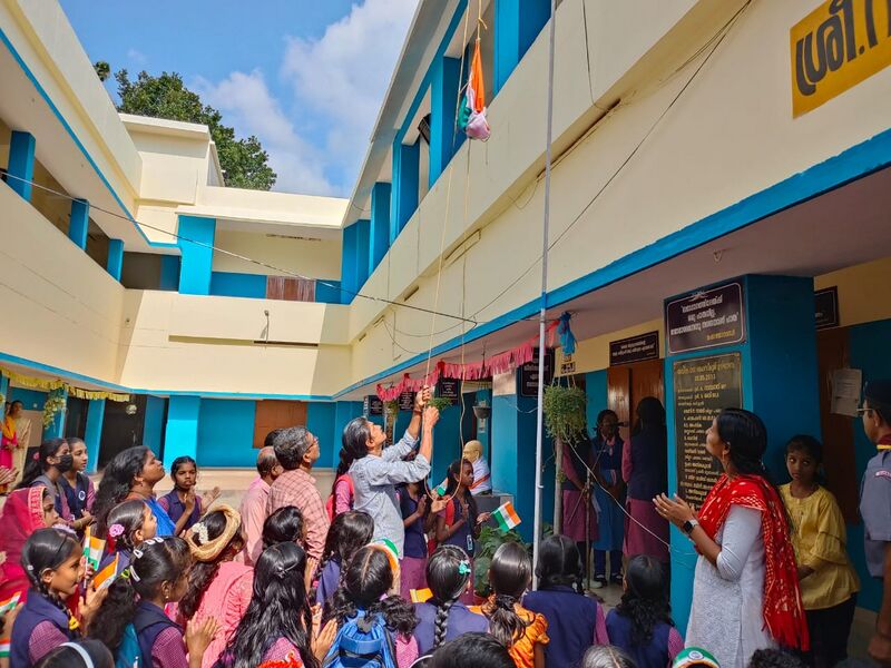 പ്രമാണം:42085 IND2.jpg