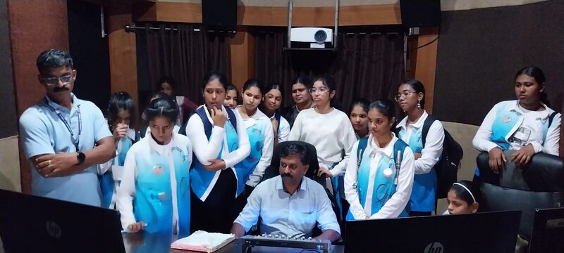 പ്രമാണം:43085 trip3.jpeg