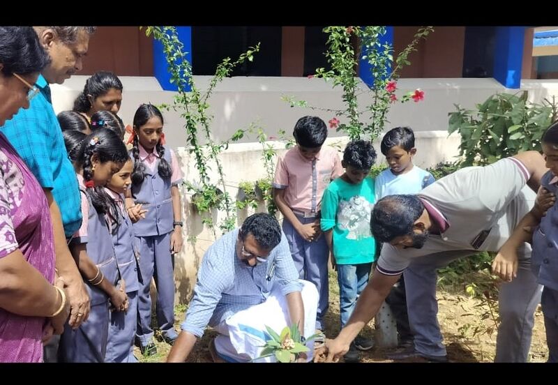 പ്രമാണം:BS TVM 44066 148c.jpeg