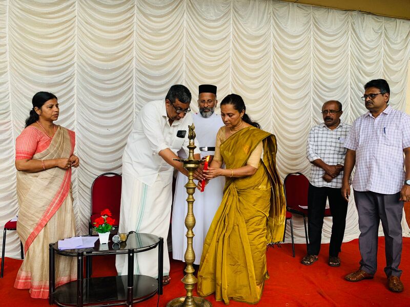 പ്രമാണം:Class 11 Opening Day 2.jpg