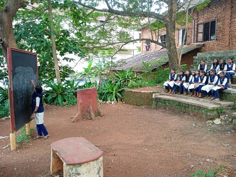 പ്രമാണം:Schoolwiki openclass.jpg