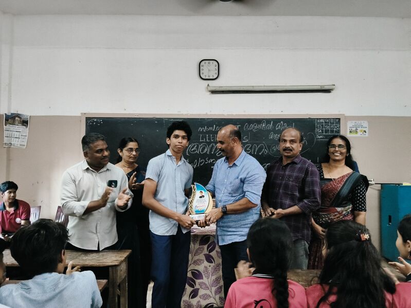 പ്രമാണം:11053 anumodanam1.resized.jpg