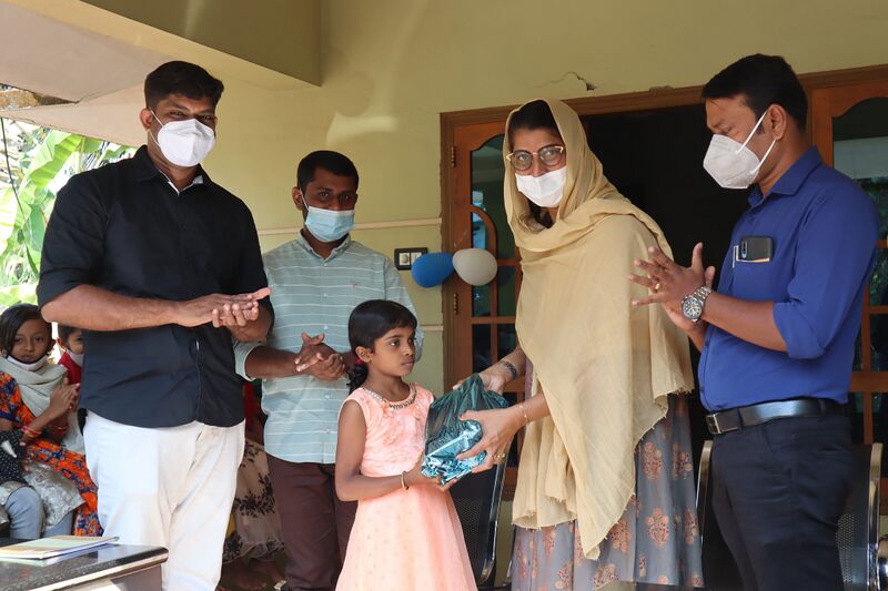 പ്രമാണം:18431 ayalpakka.jpg