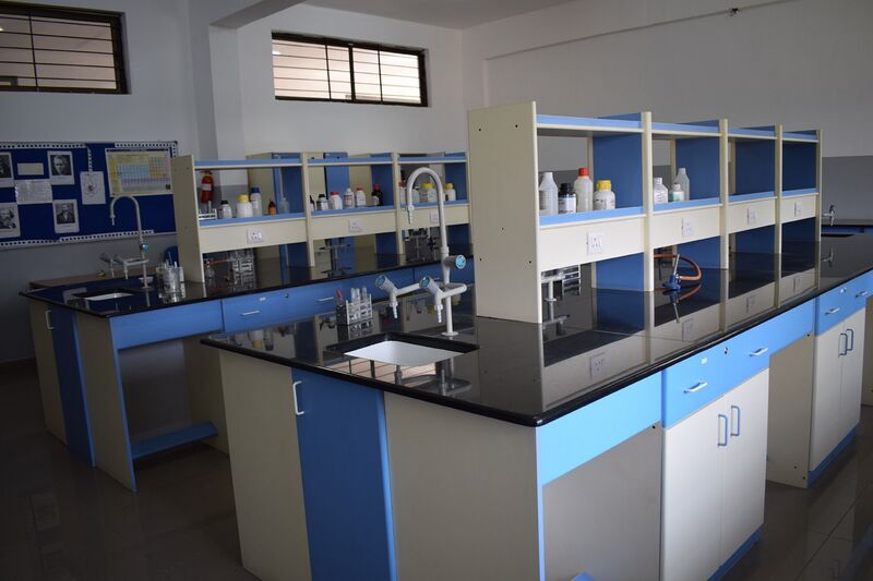 പ്രമാണം:21098 science lab.jpg