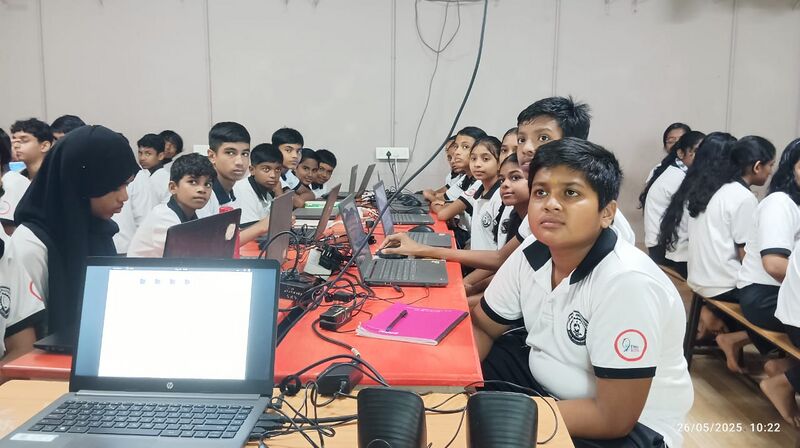 പ്രമാണം:21915-camp photo.jpg