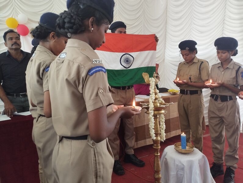 പ്രമാണം:34040 ALP prave1,25-26.jpg