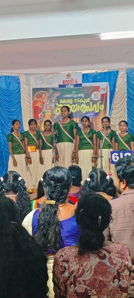 പ്രമാണം:42654 kalotsavam.jpg
