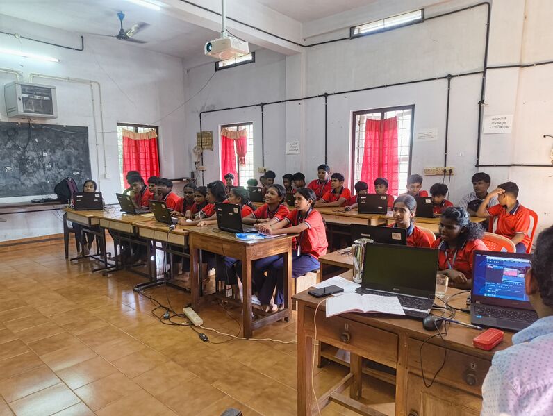 പ്രമാണം:45053 lk camp2.jpg