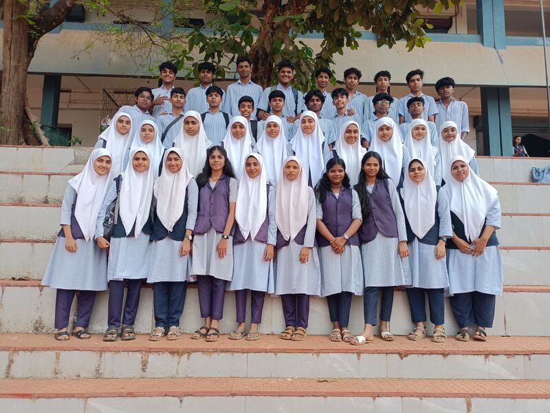 പ്രമാണം:48022 LK Batch 23-26.jpg