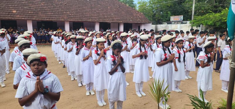 പ്രമാണം:Assembly at LHSS South Aryad.jpeg