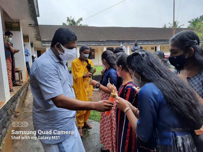 പ്രമാണം:BS21 KLM 41086 1.jpg