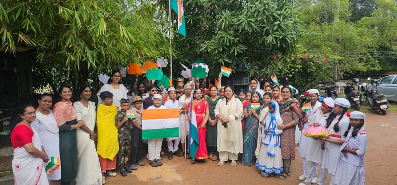 പ്രമാണം:Ylm Independence Day 2.jpg