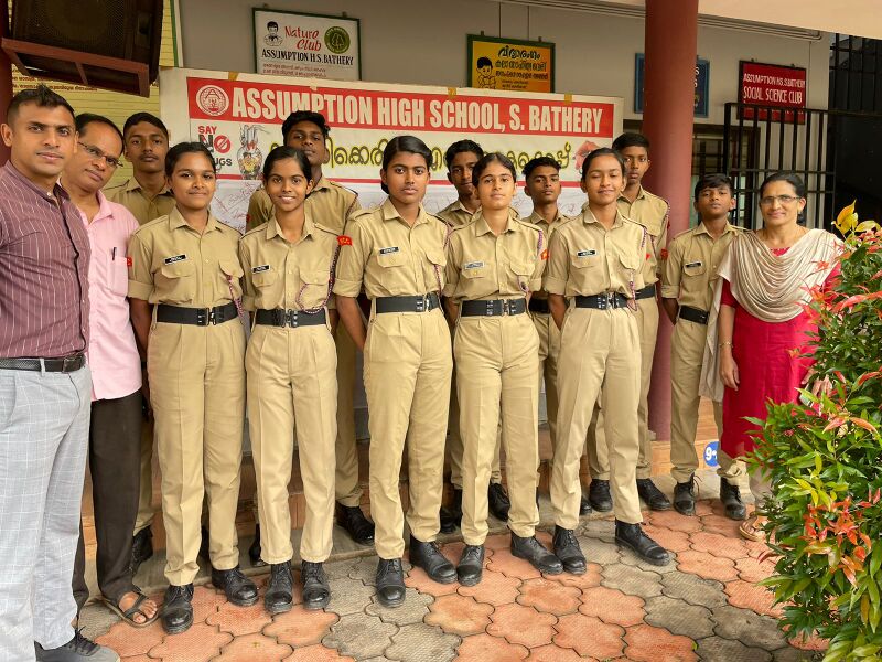 പ്രമാണം:15051 ncc students.jpg