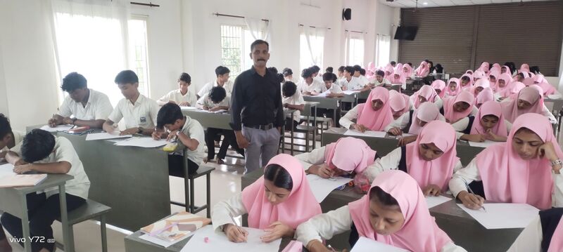 പ്രമാണം:19009-drawing competition.jpg