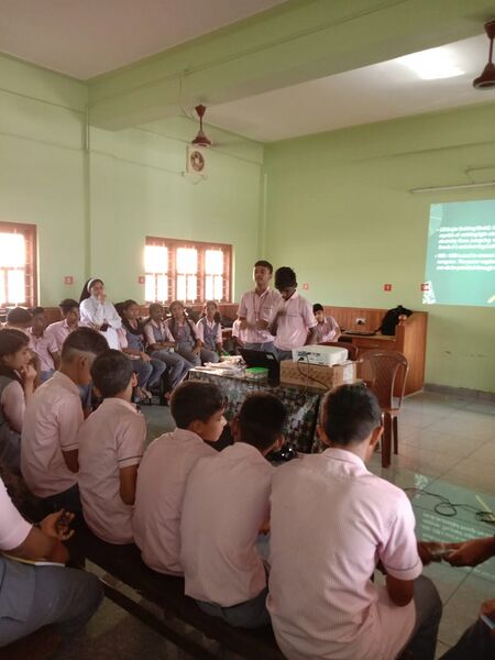 പ്രമാണം:28027 robotics class.jpg