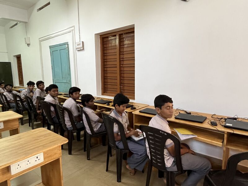 പ്രമാണം:35050 4LK.jpg