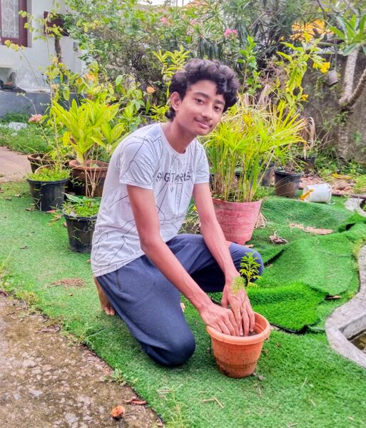 പ്രമാണം:44046 lkalumini vasudev.jpg