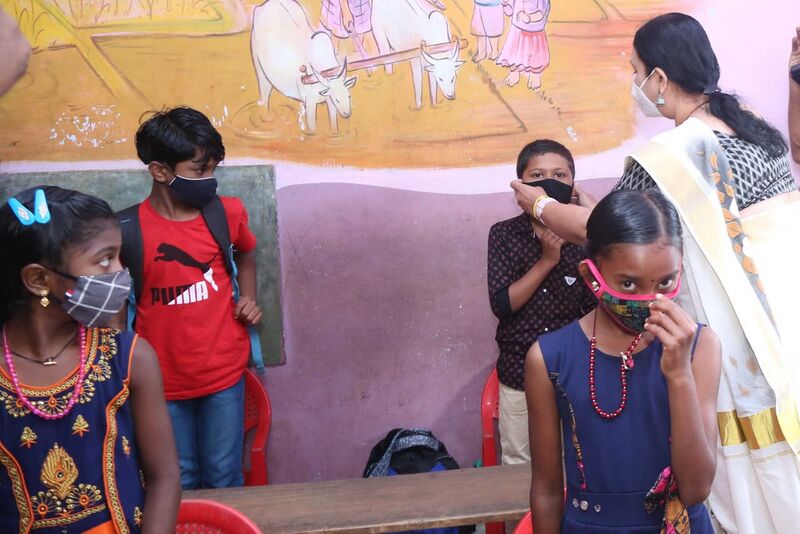 പ്രമാണം:BS21 WYD 15427 5.jpg