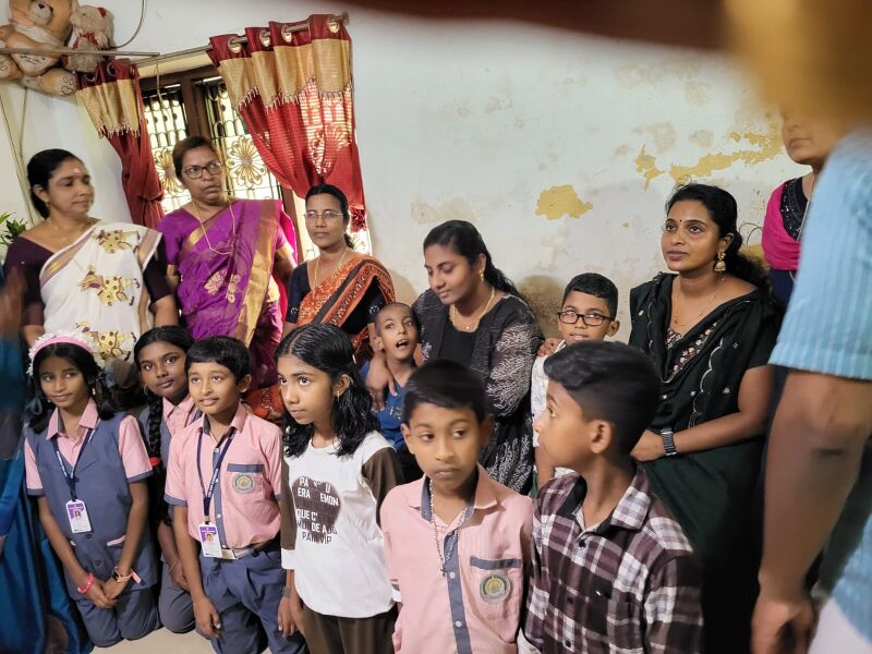 പ്രമാണം:BS TVM 44066 ona1.jpeg