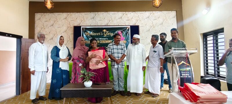 പ്രമാണം:Bb4dcc47-5c45-4f05-b44c-cc49b63b6aff.jpg