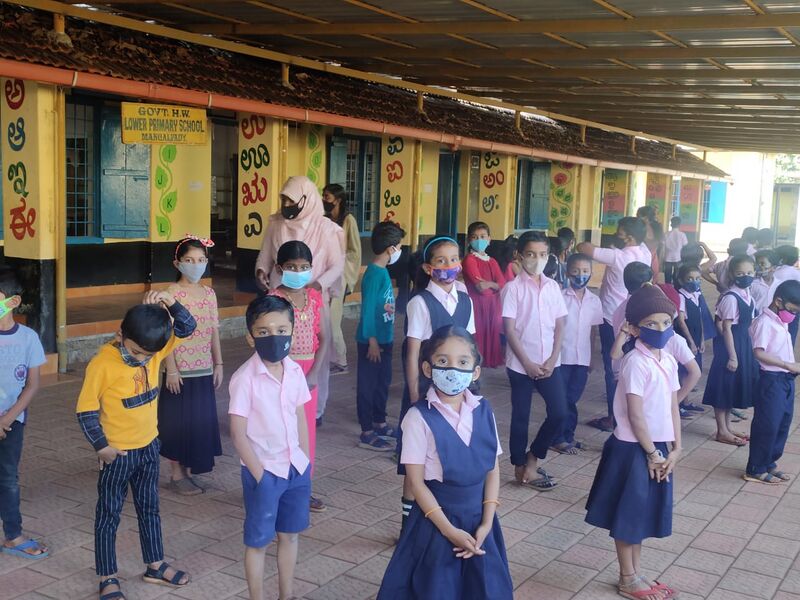 പ്രമാണം:11207 school picture.jpg