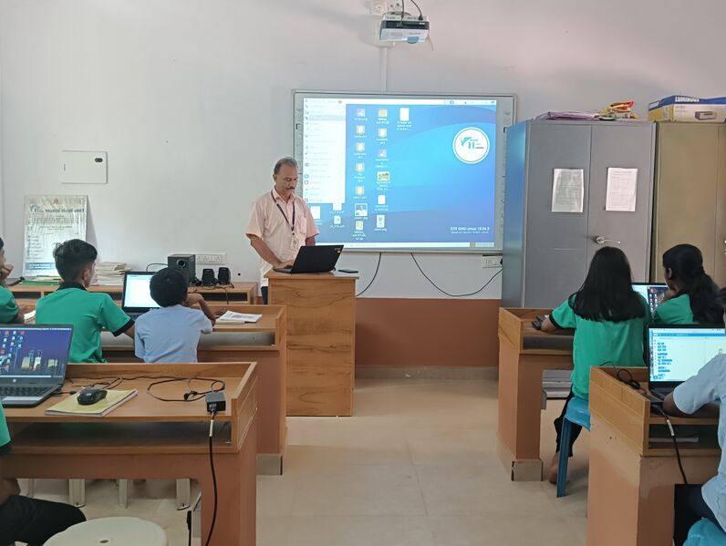 പ്രമാണം:14034-school visit.jpg